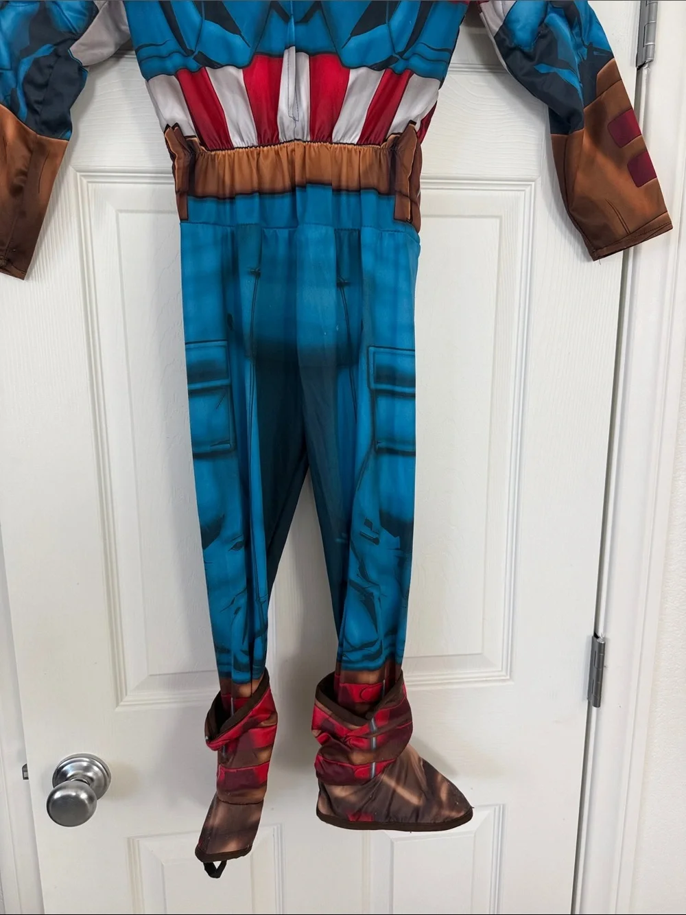 Kids Marvel Captain America Costume with Mask & Shield - Picture 9 of 16